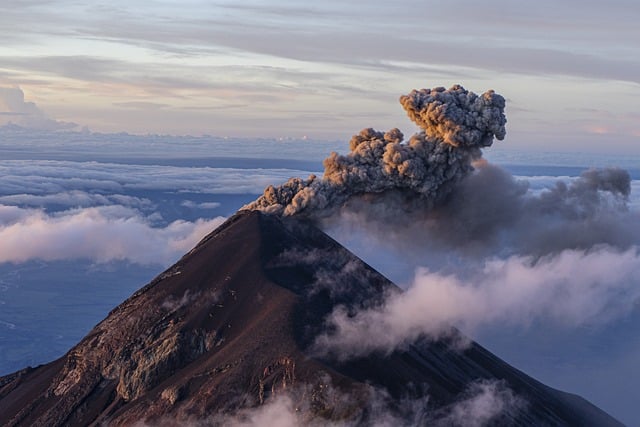 火山、山脉、日出5k风景图片 - 优客之家上的免费图片